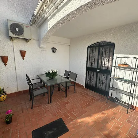 Hibiscus 69 - San Juan De Capistrano * Nerja