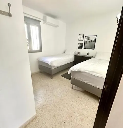 Hibiscus 69 - San Juan De Capistrano نيرخا