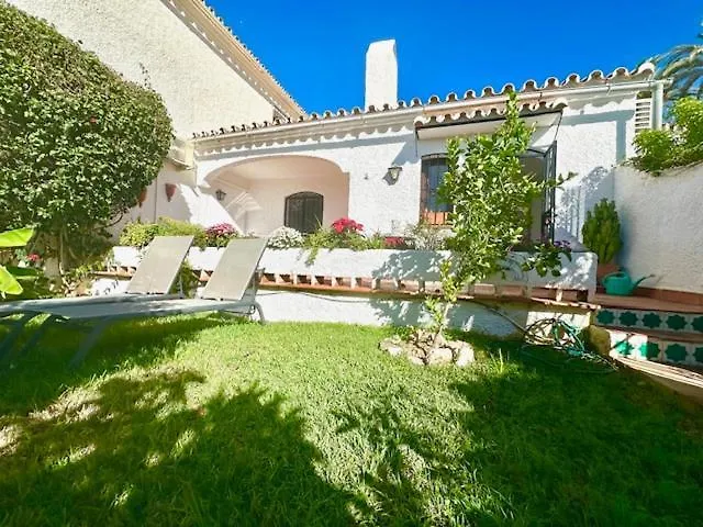 Hibiscus 69 - San Juan De Capistrano * نيرخا