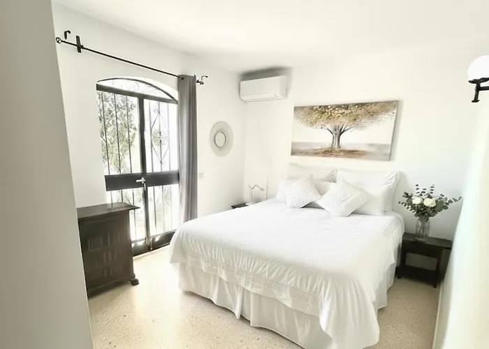 Hibiscus 69 - San Juan De Capistrano نيرخا